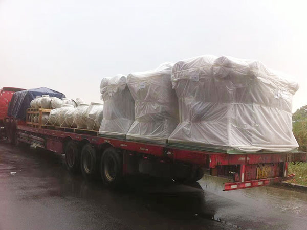 专车送往南宁富士康工...